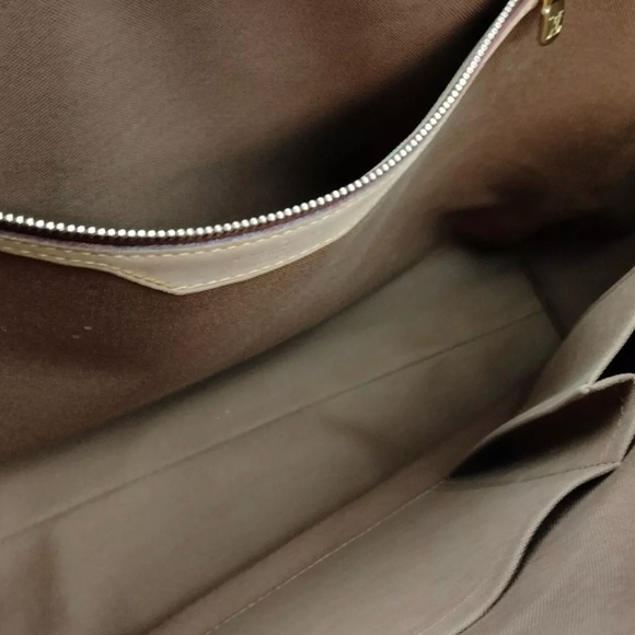 Louis Vuitton Abbesses Messenger Bag - Picture 7 of 9